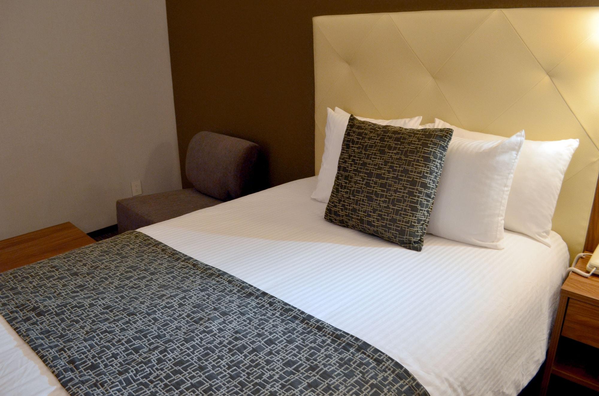 Casa Inn Business Ирапуато Екстериор снимка
